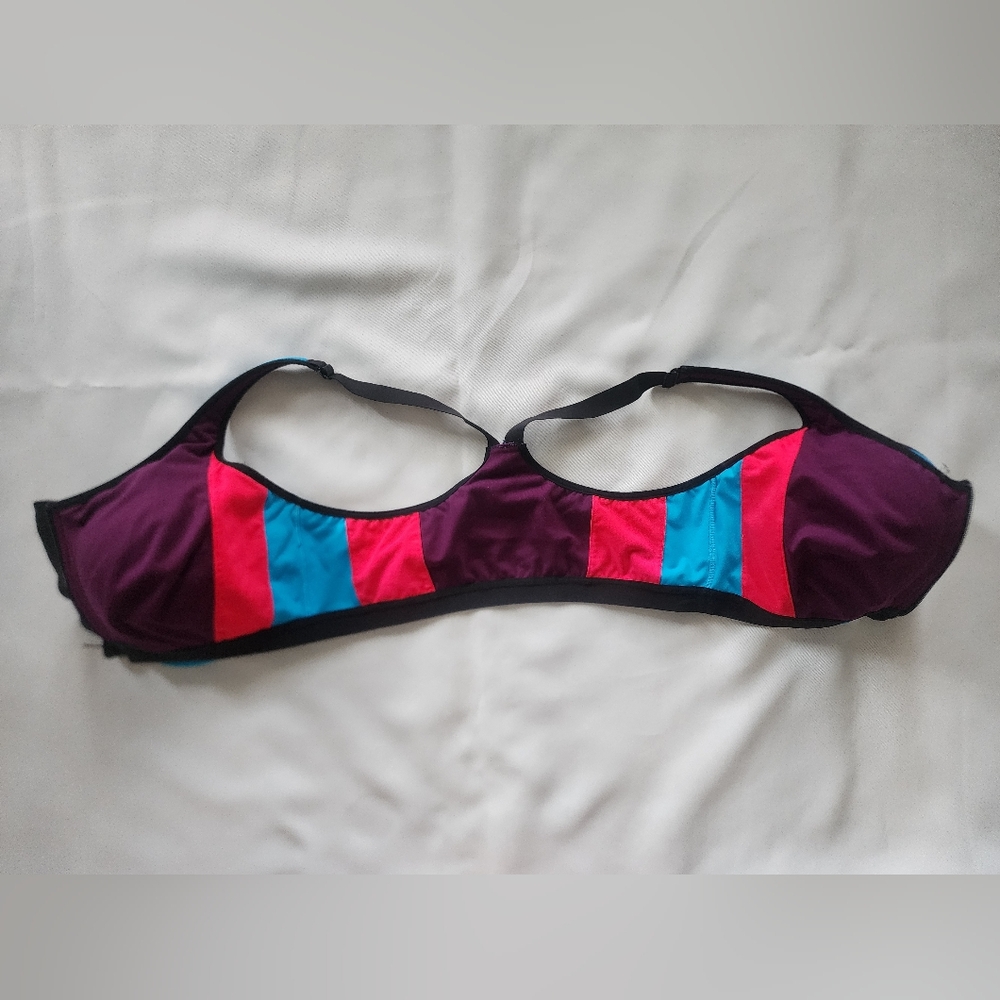 Victoria's Secret Knockout Front Close Sports Bra (38DD) - Picture 6 of 8